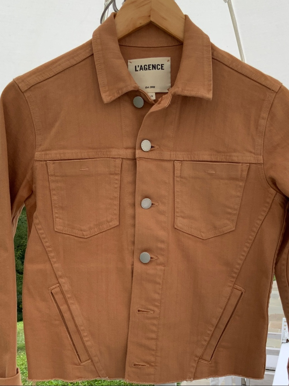 L'AGENCE Janelle Slim Raw-edge Crop jean Jacket.